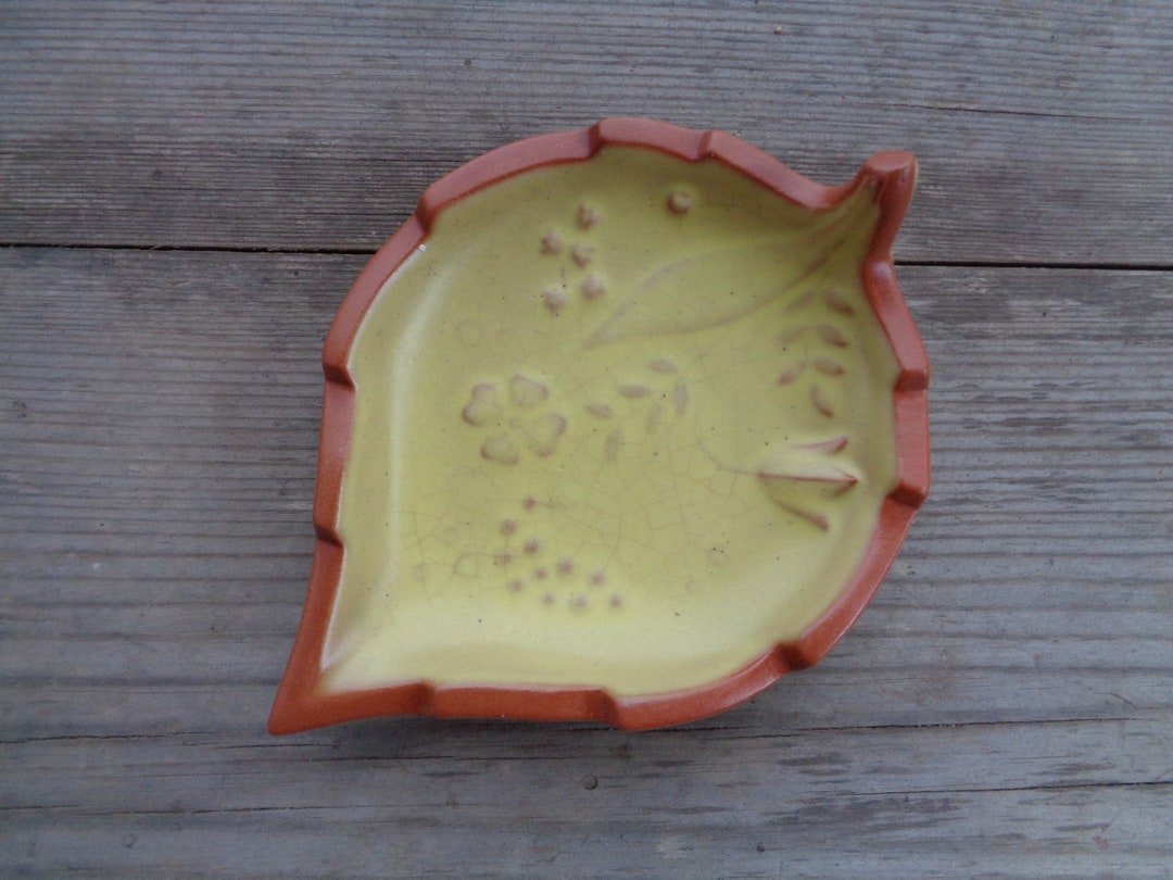 Swedish Vintage Pottery Leaf Shape Bowl, Key Dish, Trinket Bowl