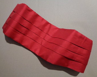 Vintage Cummerbund; Rode zijde Cummerbund / Taille Band maat S / M voor 28 "-39"; Tie Rack Cummerbund gemaakt in Duitsland; Rode zijden tailleband