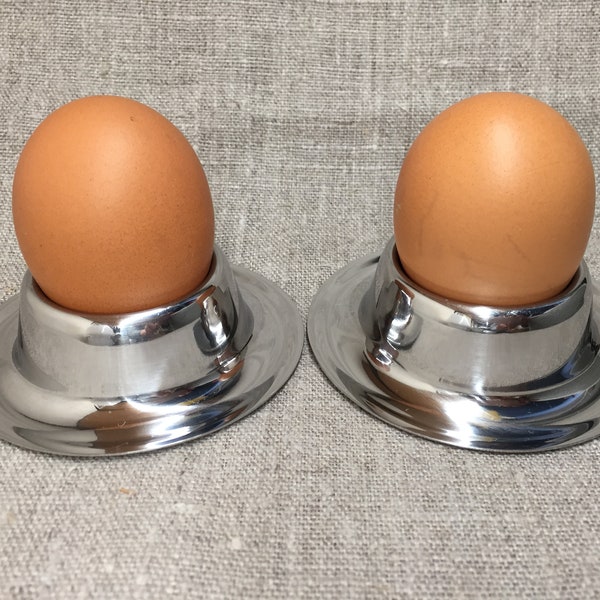 Set mit 6 Edelstahl Eierbechern, stapelbaren Metall Eierschalen