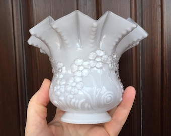 Vintage Glass Light Shade, Blumenförmige weiße Glaslampenschirm