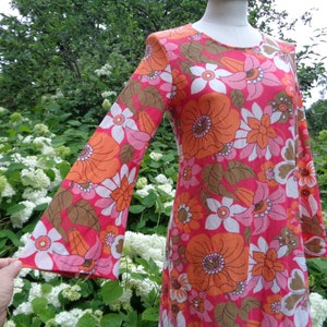 70s Swedish Vintage Dress Vivid Floral Motif Boho Dress Pink & Orange Mini Dress Size XS, S Swedish Design JANSTORP Dress, Jersey Dress image 2