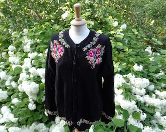 Vintage knitwear embroidered Shetland wool cardigan by Carli Gry size M/L designed in Denmark