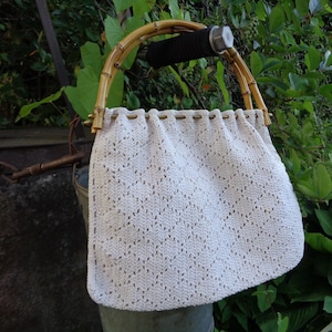 Vintage Hand Crochet Retro Bag;  Ivory Cotton Purse with Bamboo Handles