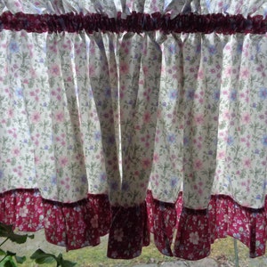 Vintage Vorhang Valance mit Blumen H22&quot;x W97&quot; Baumwolle Valance mit winzigem Blumendruck und Rüschen; Off White, Flieder & Rosa Küchenvorhang