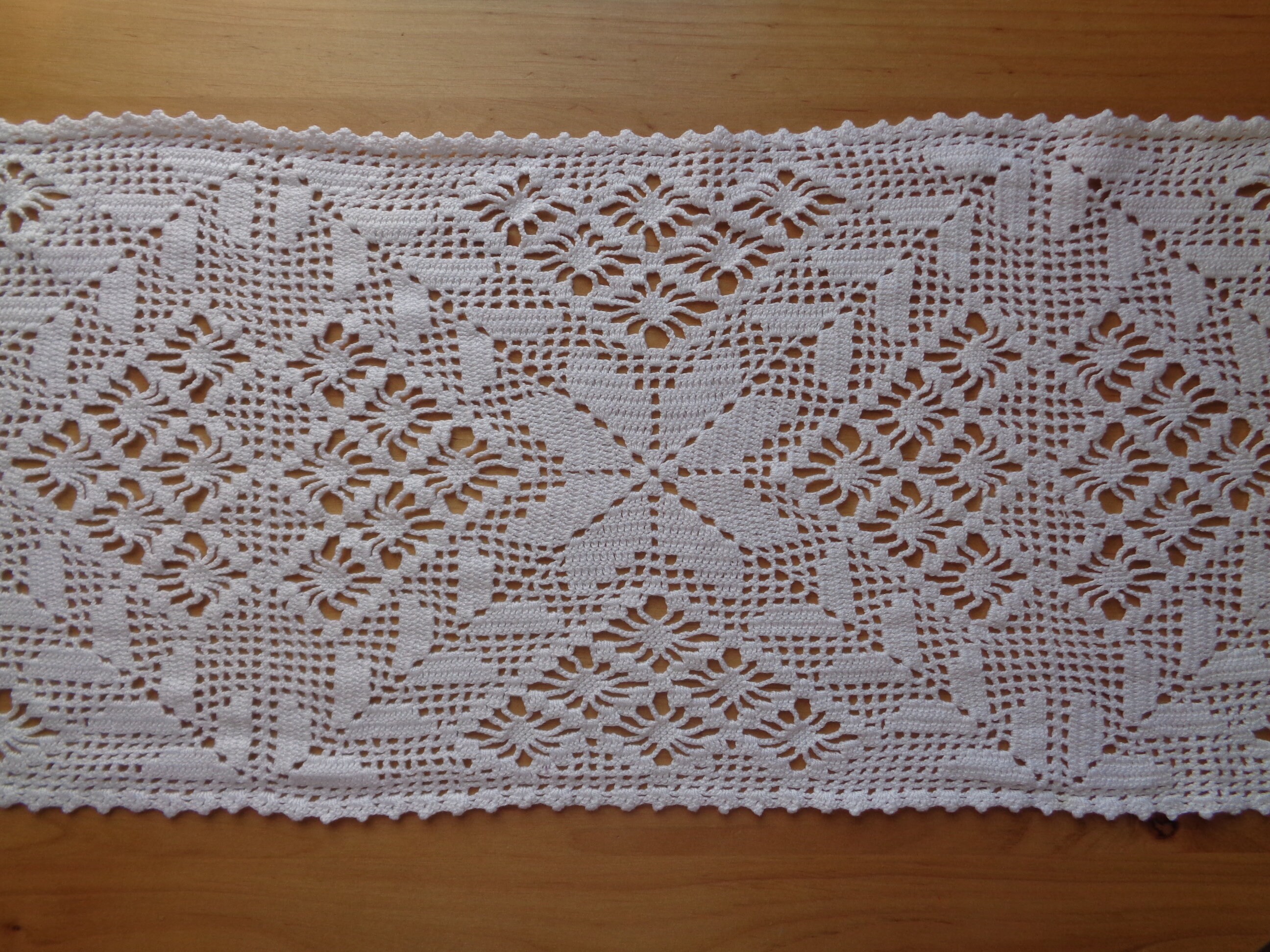 Beige Vintage Crochet Cotton Lace Table Runner Wedding Party Floral Pattern 
