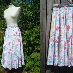 Gonna Vintage anni &#39;80; Gonna Midi modello astratto; Gonna estiva bianca con stampa astratta alla menta, gialla, lilla e rosa; Gonna da ragazza a mezzo cerchio
