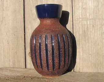 Mid Century pottery, vintage ceramic vase, Dark Brown & Blue ribbed vase H7"/ 17cm