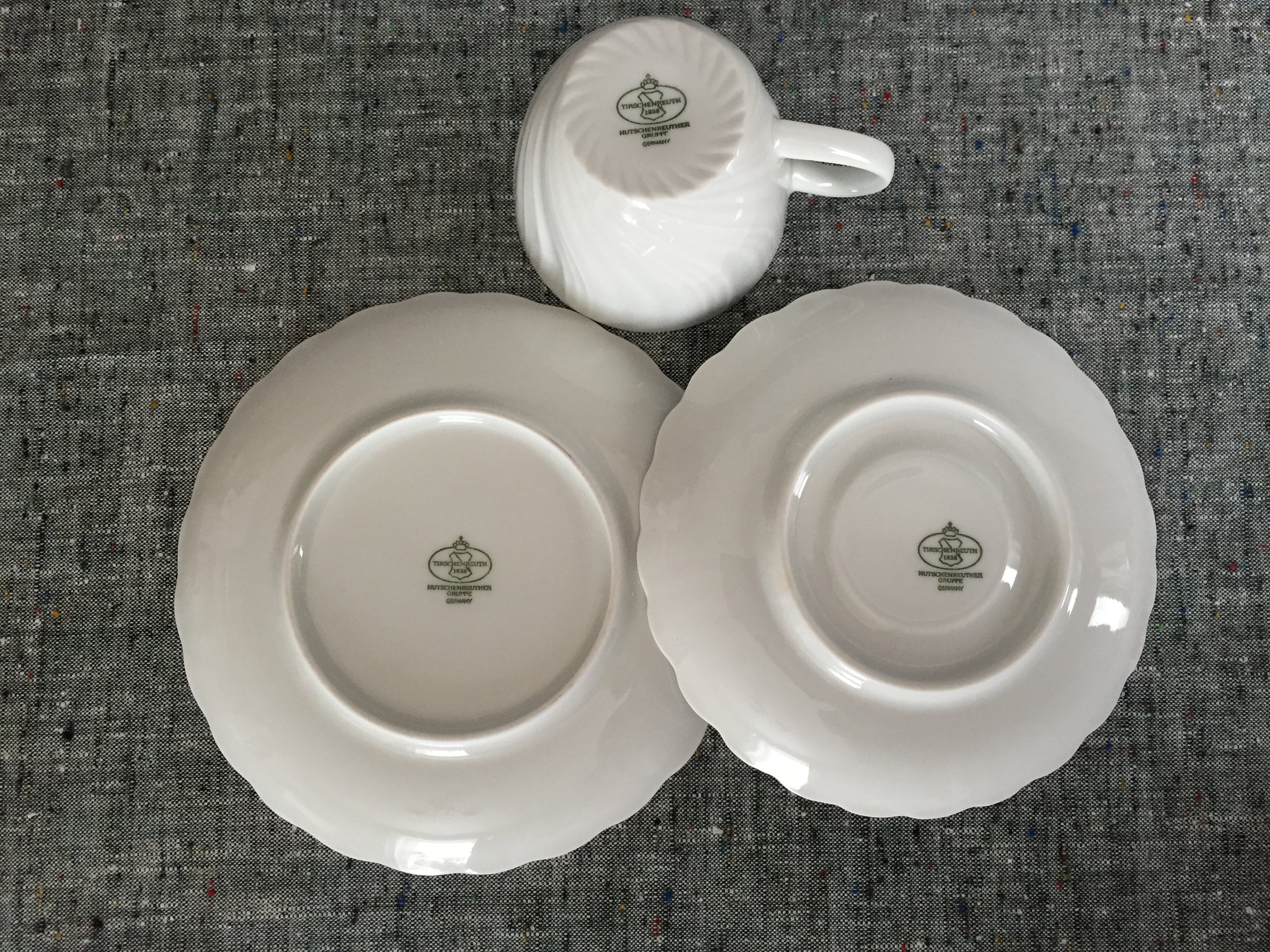 TIRSCHENREUTH ホワイト食器セット ドイツのヴィンテージ白磁トリオ、ティルシェンロイト 1838 朝食セット