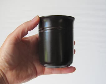 スウェーデン製ヴィンテージ陶器ボウル。ダークブラウンのざらざらした