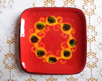 DECO Helsingborg Plate made in Sweden; 7" Squared Plate; Vivid Red Plate with Yellow & Green Hand Painted Abstract Motif; Swedish Vintage