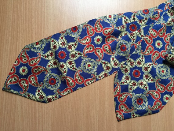 Celanese Cravat scarf with Paisley Print from Dic… - image 1