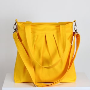 Gelbe Große Tasche Plissee Verschiedene Farben erhältlich Zwei große Tasche Reißverschluss Schließen Abnehmbarer verstellbarer langer Riemen Geldbörse Schulter CrossBody Gebrauch