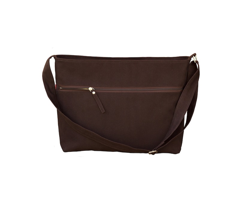 Dark Brown Cotton Canvas Messenger Bag Bolso Mensajero Lona Algodon Marron Oscuro Dunkelbraune Baumwoll Canvas Umhängetasche Sac Messager Toile Coton Marron Fonce Borsa Messenger Tela Cotone Marrone Scuro Donkerbruine Katoenen Canvas Schoudertas Bolsa Carteiro Lona Algodao Marrom Escuro 深棕色棉帆布邮差包 ダークブラウン綿キャンバスメッセンジャーバッグ 다크브라운 코튼 캔버스 메신저백 गहरा भूरा सूती कैनवास बैग حقيبة ساعي بريد قماش قطني بني غامق