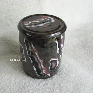 Lidded Ceramic Jar: Brown Clay Pottery, Modern Design