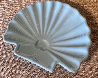 Vintage Hull Clam Shell Dish