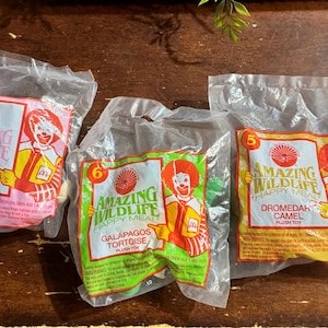 Vintage McDonald&#39;s Amazing Wildlife Plush Happy Meal Toys