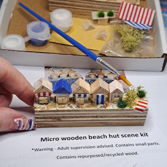 Micro Beach Hut Craft Kit: Reclaimed Wood Miniature Scene
