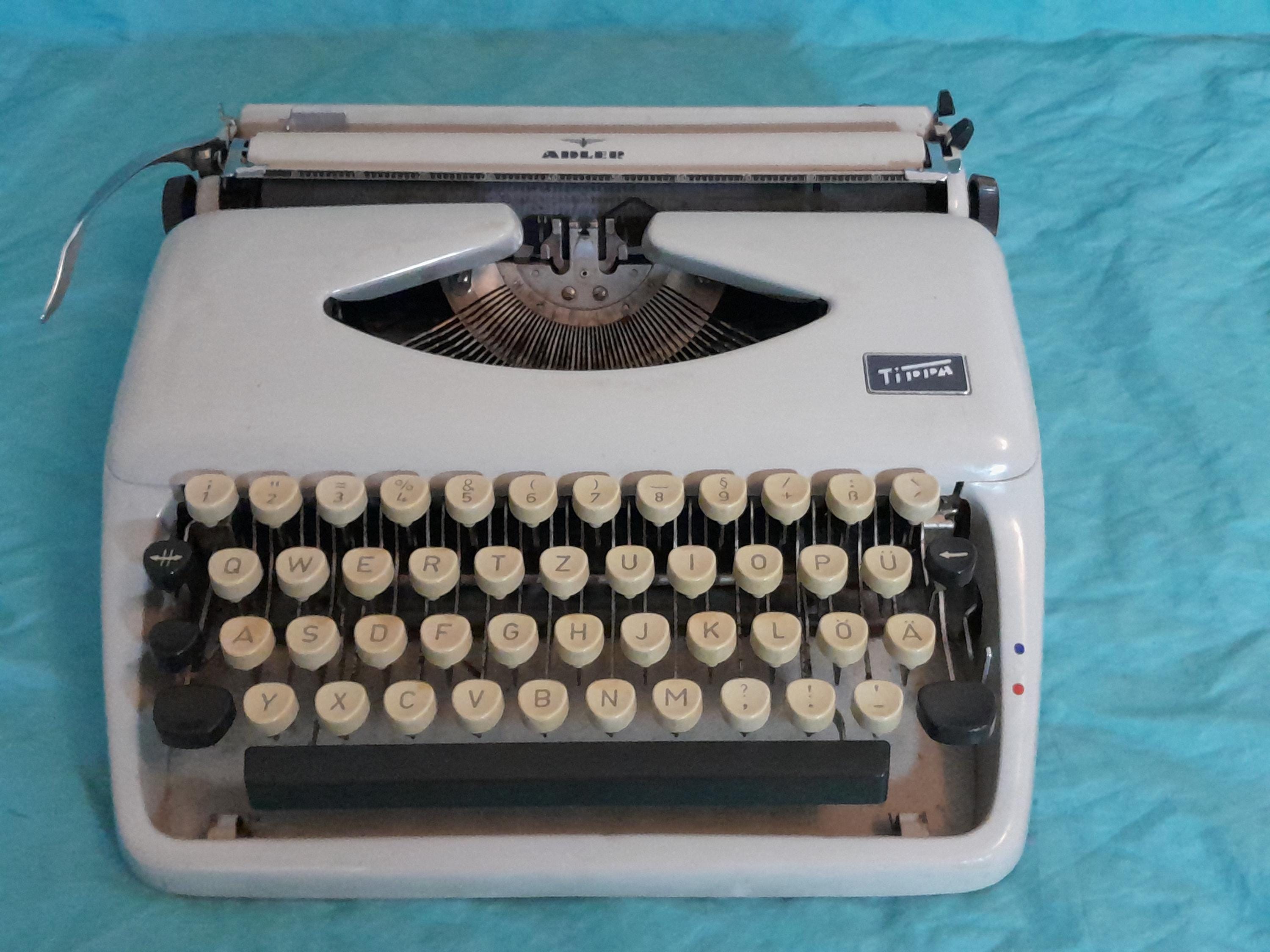 ADLERのタイプライター Adler typewriter - Etsy 日本
