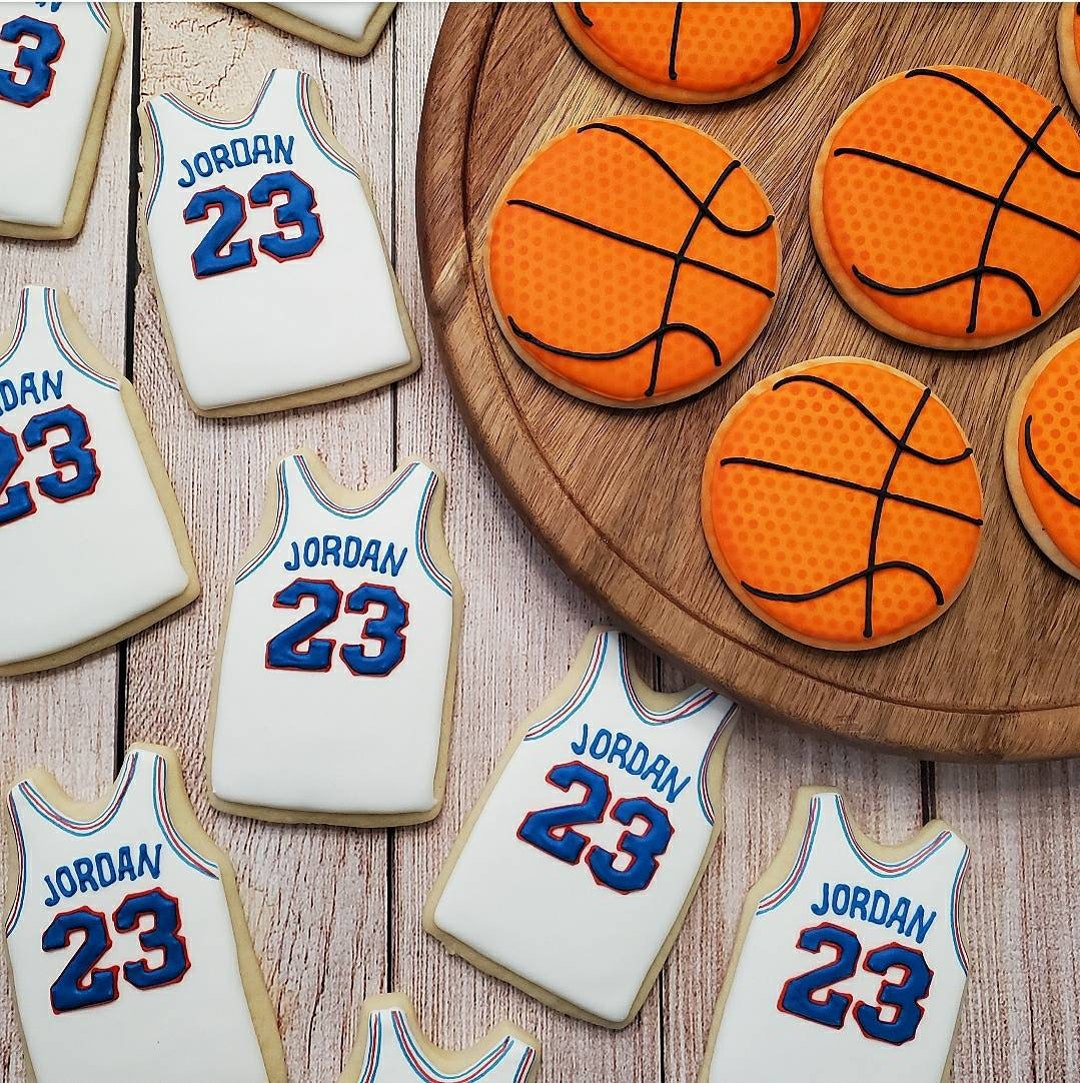 Houston Rockets Basketball Cookies - 1 Dozen – casebakes cookies