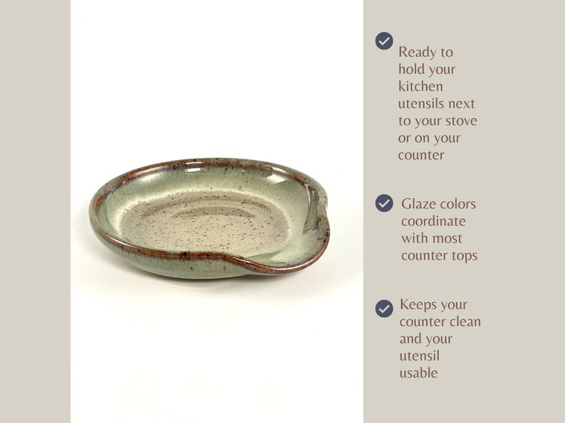 A Seafoam Green Spoon Rest with features listed on the side including:
Ready to hold your kitchen utensils next to your stove or on your counter.
Glaze colors coordinate with most counter tops.
Keeps your counter clean and your utensil usable.