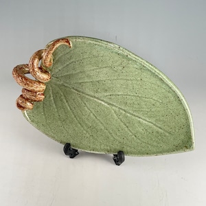 Decorative Pottery Platter, Pottery Serving Tray, Pottery Platter with Leaf Design, Ceramic Platter, Ceramic Tray, Leaf Shaped Platter
