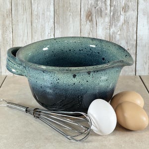 Batter Bowl, Ceramic Batter Bowl with Whisk, Kitchen Mixing Bowl with Spout