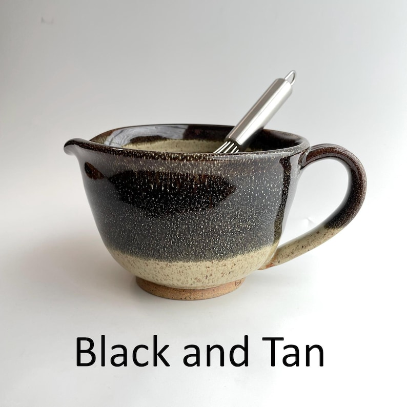 Tigela de cerâmica artesanal para massa com batedor, tigela para misturar na cozinha Black and Tan