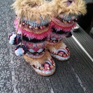 2(English)Funky Mukluks Boots (english pattern)