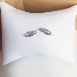 Pendientes de hoja o pluma de plata 925, pendientes individuales o par de ear cuffs de plata maciza