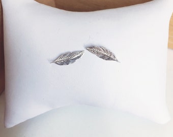 Rising leaf or feather earrings in 925 silver, single loop or pair of ear cuffs in solid silver