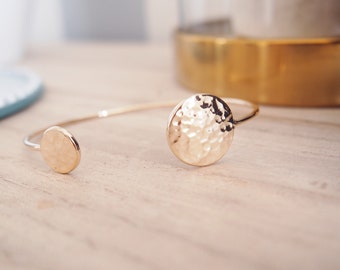 Two round hammered bangle plated in 750 gold, bracelet gilded with fine 18 carat gold for women