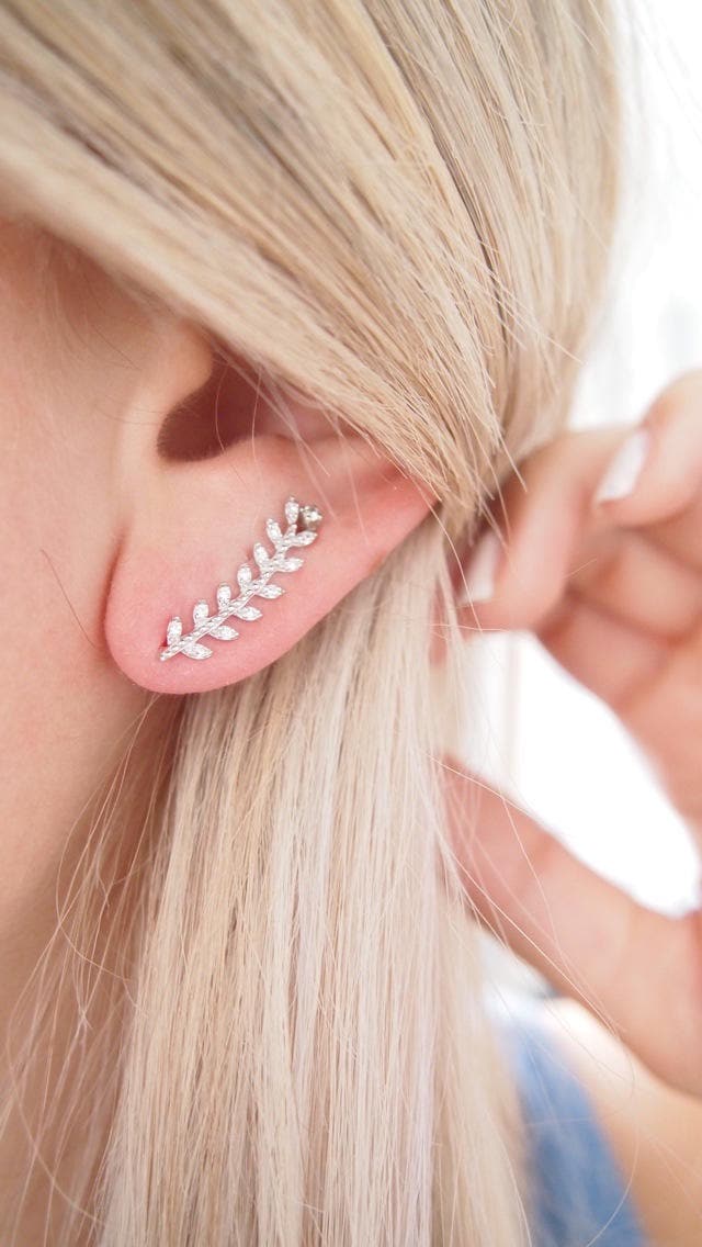 【HYERES LOR】Petit Laurel Silver Subuni Ear Cuff Single HYERES LOR】Petit Laurel Silver Subuni Ear Cuff Single