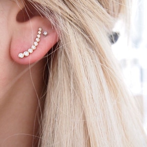 Boucles d&#39;oreilles plaqué or 750 et oxydes de zirconium, mono boucle ou paire de ear cuff montantes dorées à l&#39;or fin 18 carats
