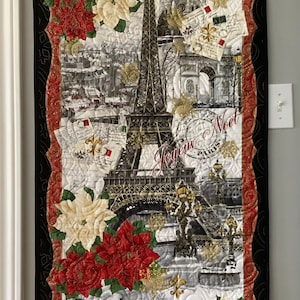 Noël à Paris, cartes postales de Paris suspendues, tour Eiffel, cathédrale Notre-Dame, poinsettia, joyeux Noël