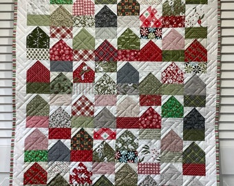 Christmas houses lap quilt with variety modern Xmas fabrics, cot quilt or baby play mat, shower or Holiday gift