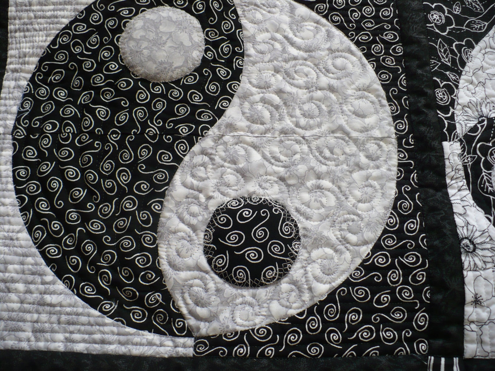 Yinyang Lap Quiltwall Hangingart Quiltmodern Etsy