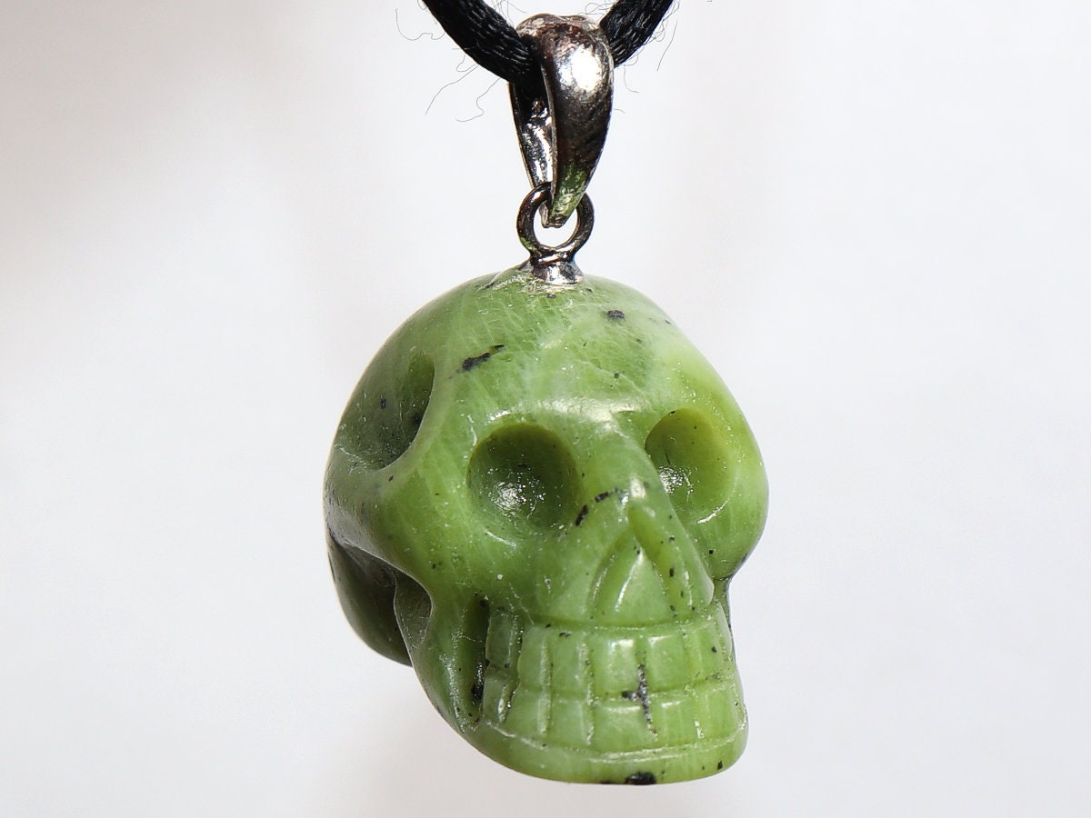Nephrite (skull) | Necklace With Cord or Silver 925 --- Stone Size