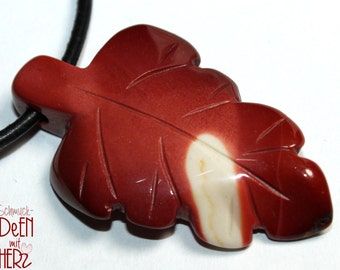 Mookaite (leaf) on leather strap / cotton cord (necklace)