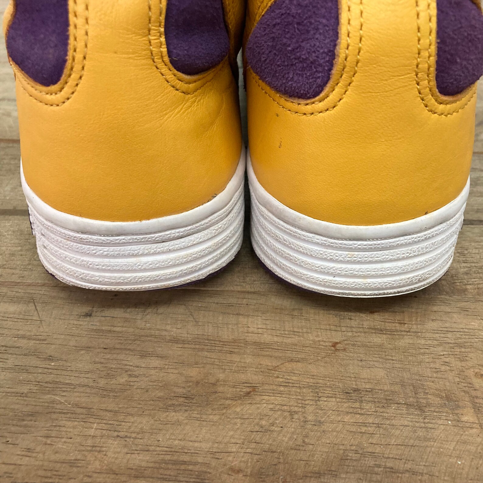 converse weapons lakers