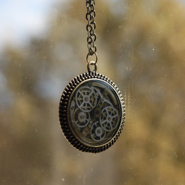 Clockwork necklace