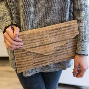 Bolso de corcho-Embrague de plata-Embrague de corcho-Bolso ecológico-Bolso vegano-Bolso hecho a mano-Regalo para ella-Regalo vegano-Bolsa de corcho-Bolso de corcho-Bolsa de sobre