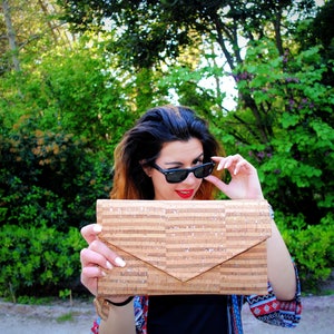Embrague plateado-Bolso sobre de corcho-Bolso ecológico-Bolso vegano-Bolso chic-Regalo para ella-Regalo vegano-Bolsa de corcho-Embrague de corcho-Bolso único-Bolso de corcho
