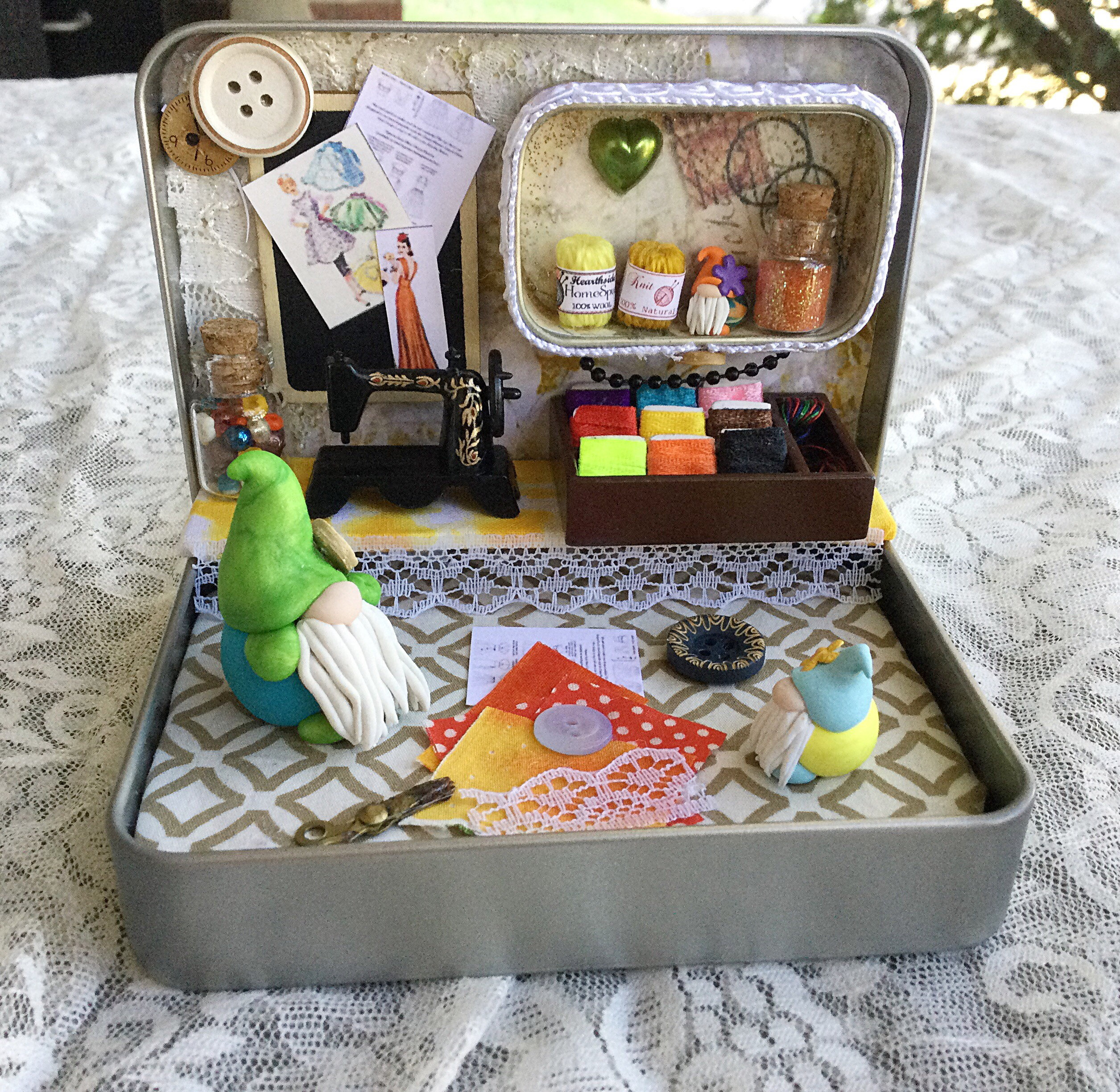 Mini Note Kit in Decorative Altoid Tin 