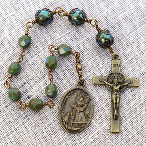 Chapelet d'ange gardien - Médaille Saint Michel Archange, Crucifix Saint Benoît, carte de prière incluse - Cadeau pour maman - Cadeau de baptême