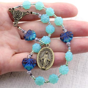 Corona de la Santísima Virgen María - Coronilla Verde Espuma de Mar de la Inmaculada Concepción - Corona de Doce Estrellas de Nuestra Señora de la Misericordia