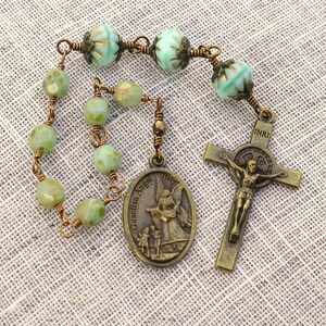 Chapelet d'ange gardien - chapelet d'un ange gardien et médaille de saint Michel archange - crucifix de saint Benoît - carte de prière incluse