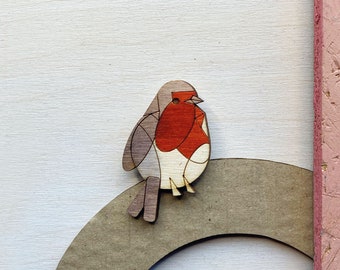 Christmas Robin pin, wooden brooch.