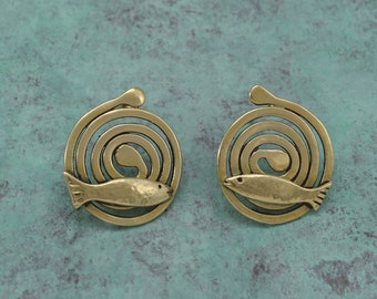 Spiral gold fish earrings - 14K Gold. Designed by Shraga Landesman, Judaica, made in israel, Nature earrings