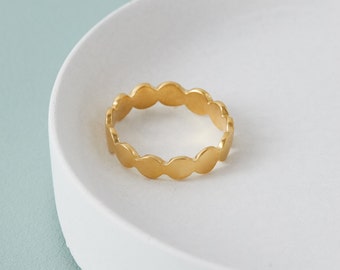 18ct Gold Dotty Ring Heavy