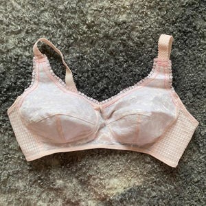 Vintage Pink Lace Bra Capron Brassiere Ladies Lingerie Retro Women Underwear 80s Vintage Bra